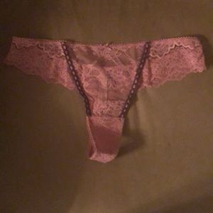 NWT Victoria’s Secret Lace Thong Undies, pink, XL